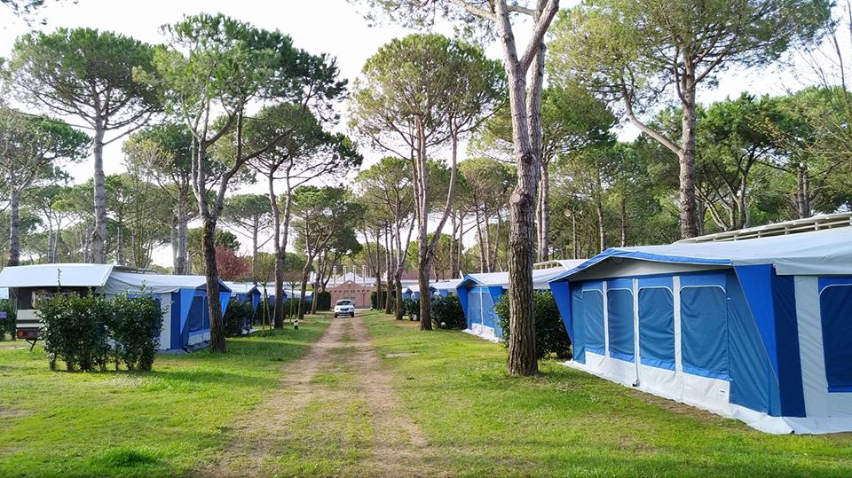 Den Caravans